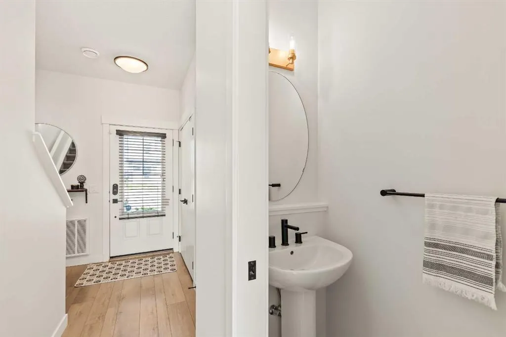 233 Lucas Manor NW