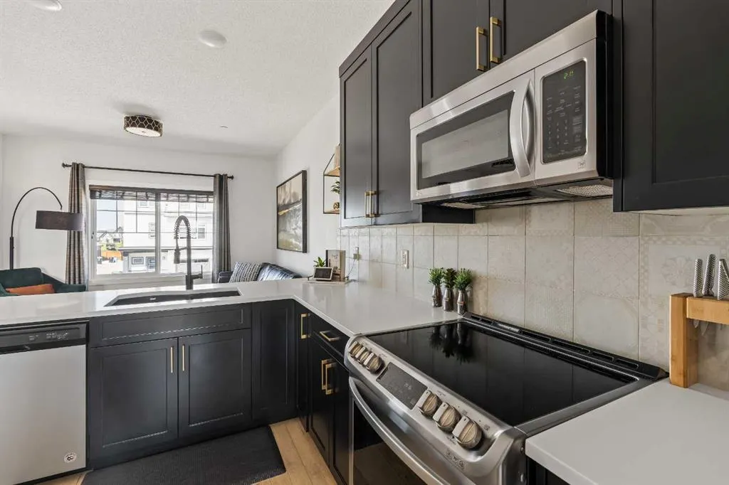 233 Lucas Manor NW