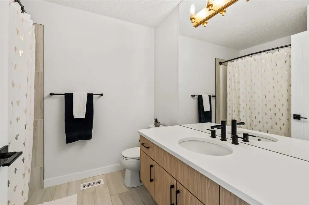 233 Lucas Manor NW
