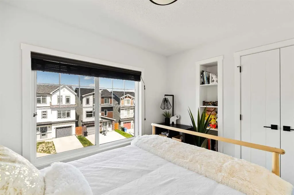 233 Lucas Manor NW