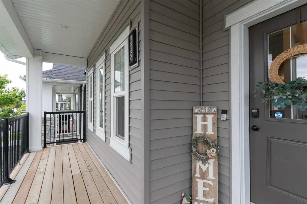 228 Ravenstern Crescent SE