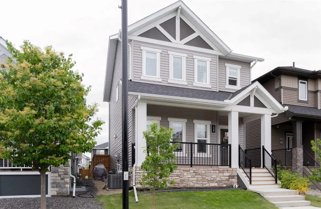 228 Ravenstern Crescent SE