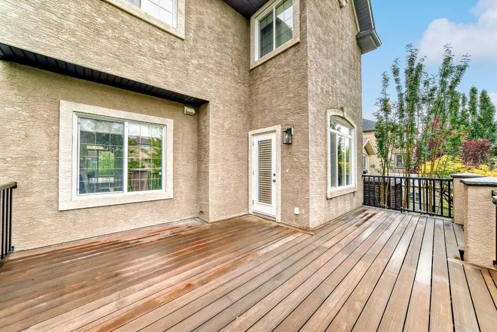 2 Tuscany Estates Crescent NW