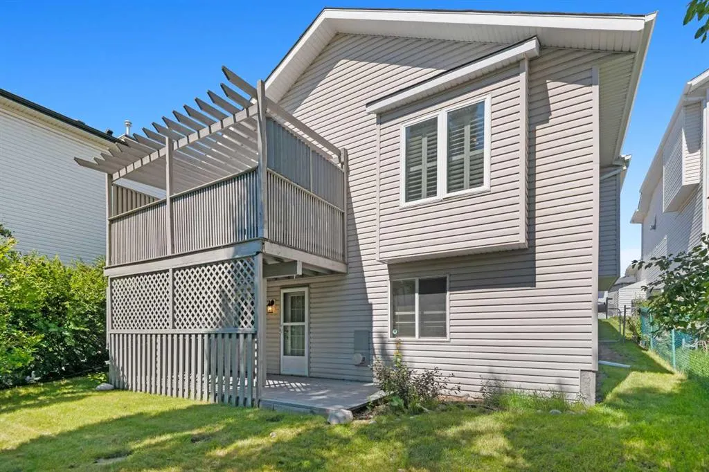 106 Tuscarora Crescent NW