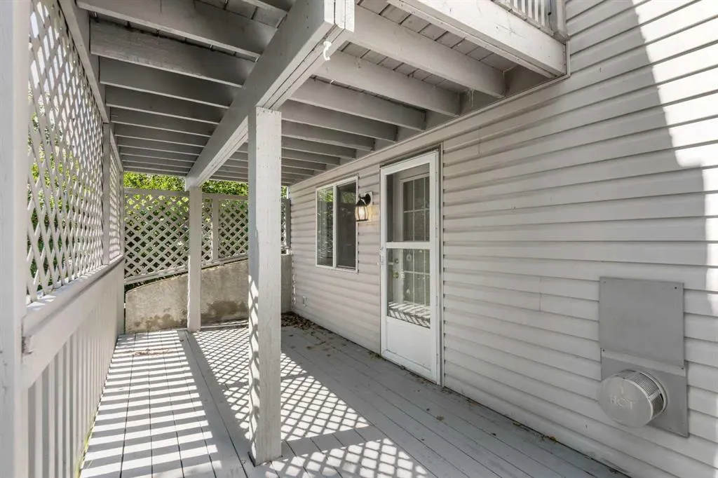 106 Tuscarora Crescent NW