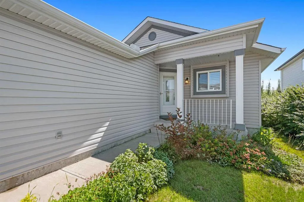 106 Tuscarora Crescent NW