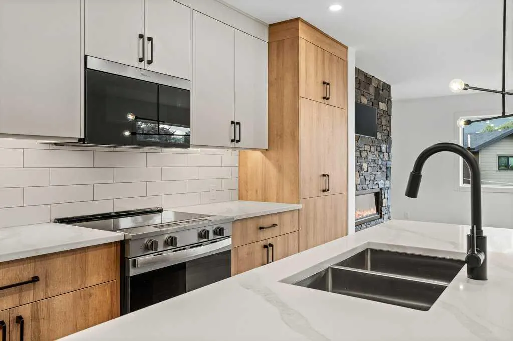 1413 Mountain Avenue, #106