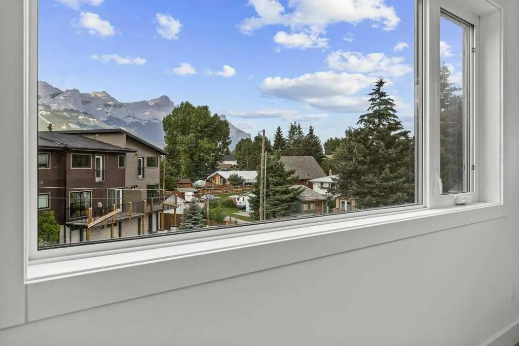 1413 Mountain Avenue, #106