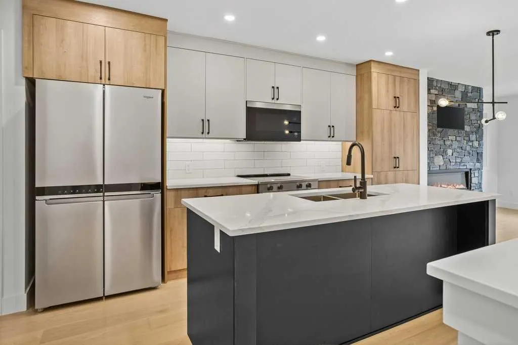 1413 Mountain Avenue, #106