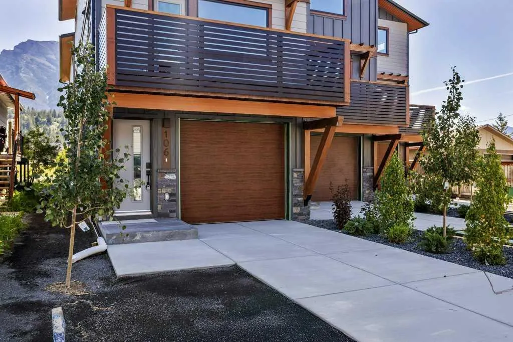 1413 Mountain Avenue, #106