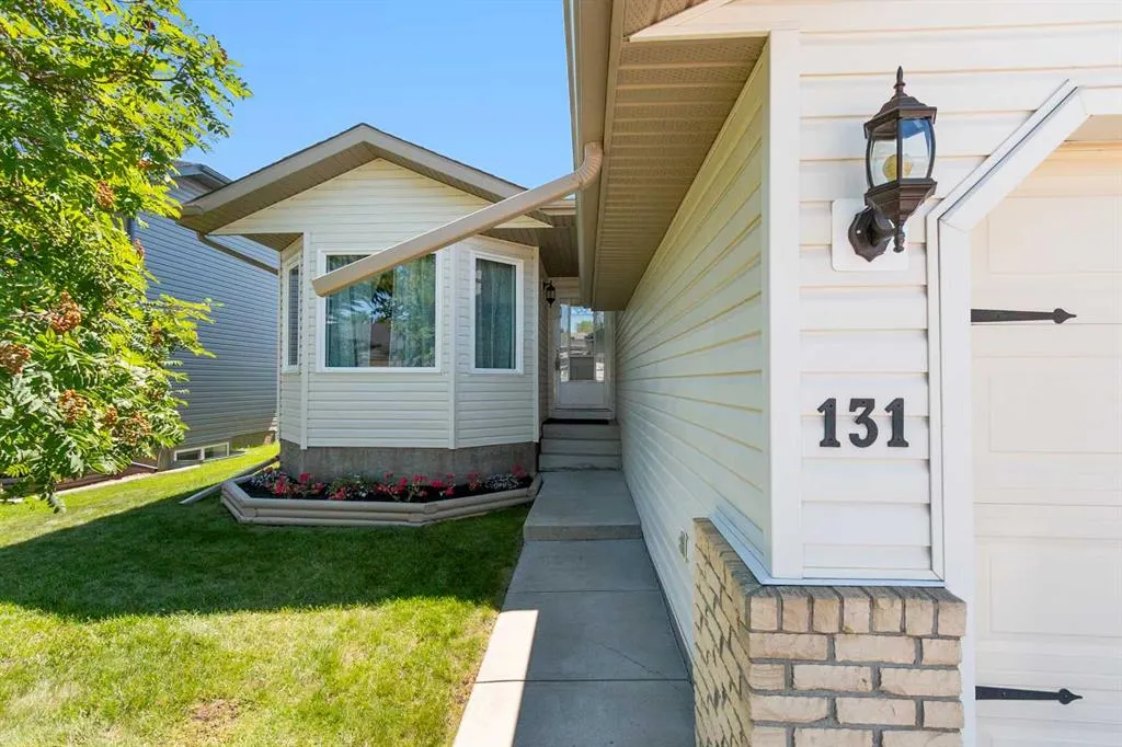 131 Tipping Close SE