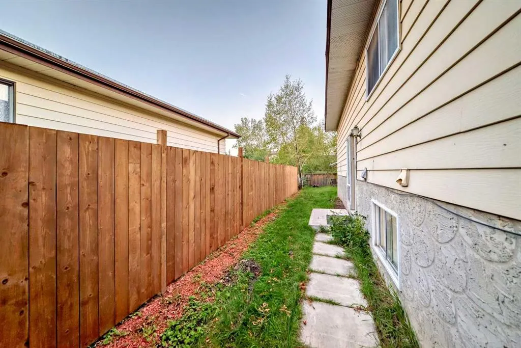 221 Theodore Place NW