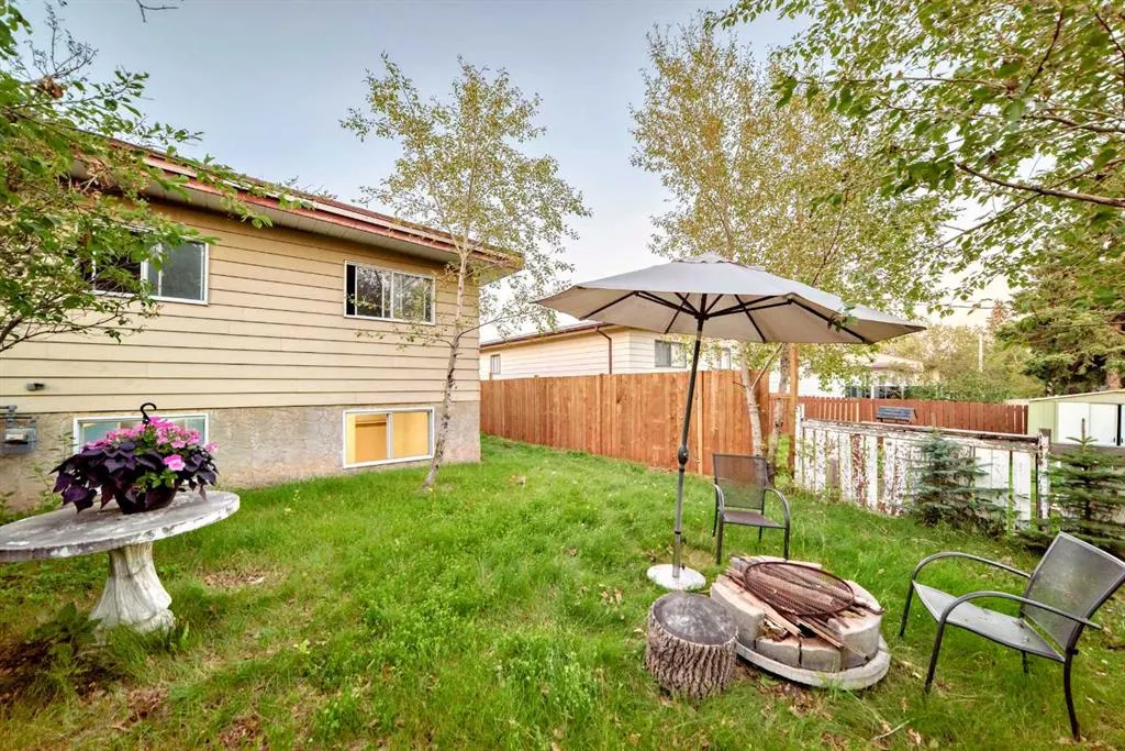 221 Theodore Place NW