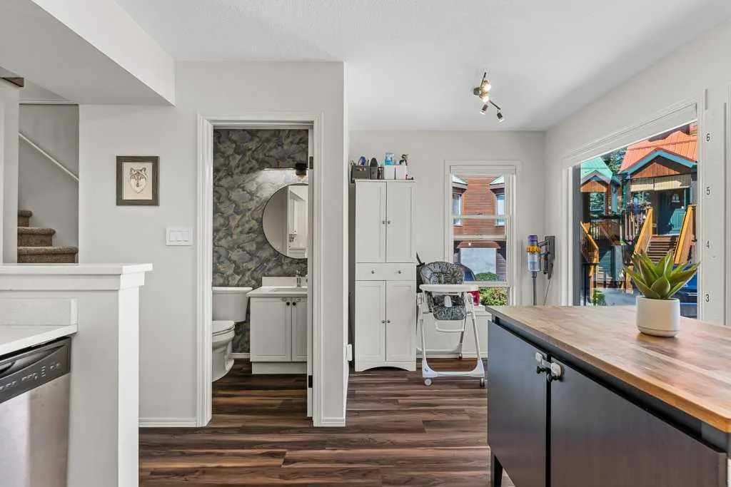 241 Benchlands Terrace, #9