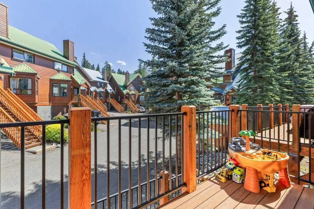 241 Benchlands Terrace, #9
