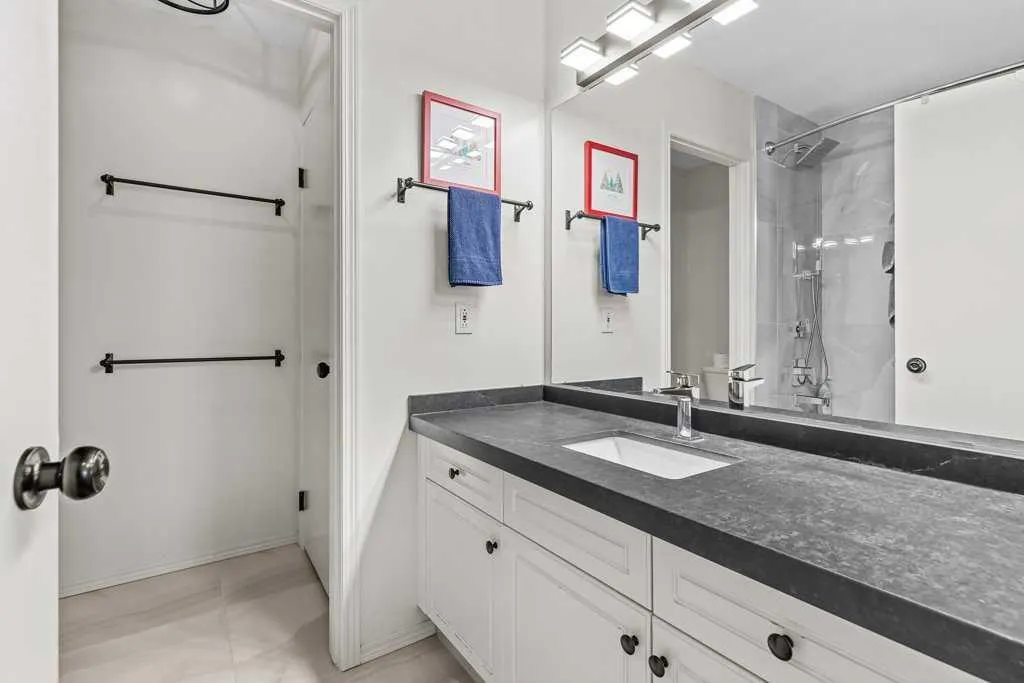 241 Benchlands Terrace, #9