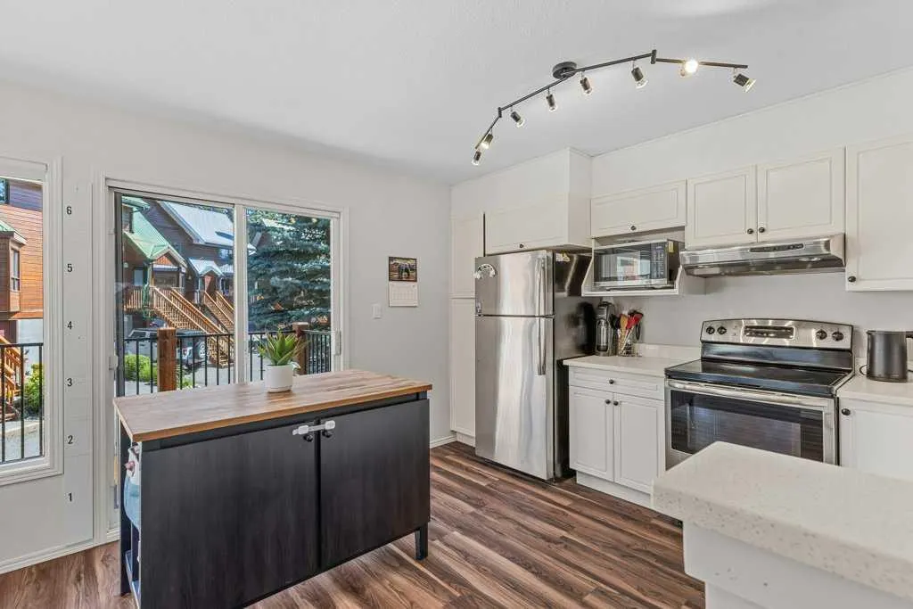 241 Benchlands Terrace, #9