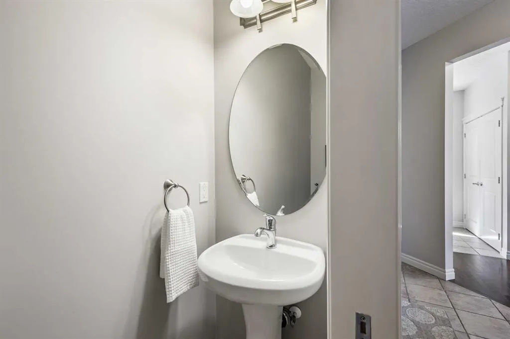 383 Mahogany Terrace SE
