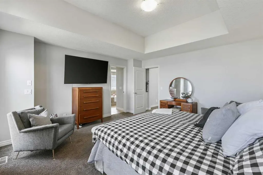 383 Mahogany Terrace SE