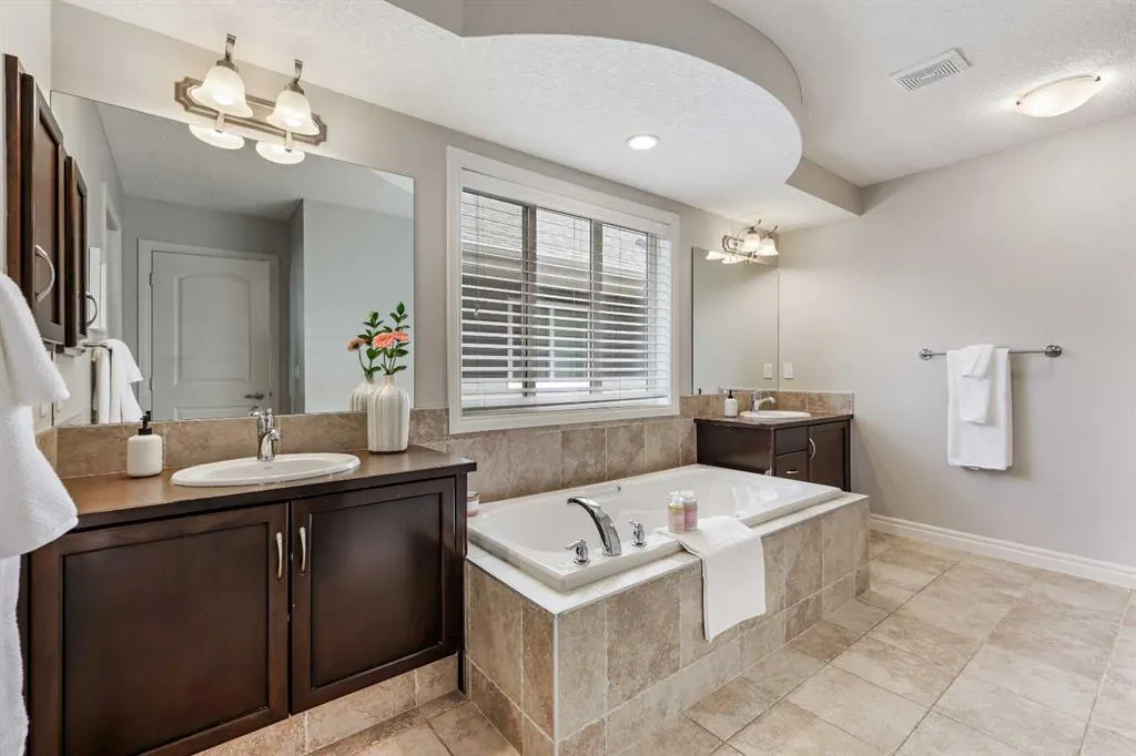 383 Mahogany Terrace SE