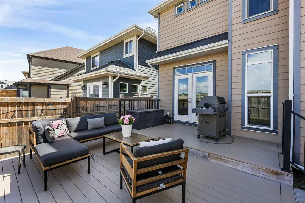 383 Mahogany Terrace SE