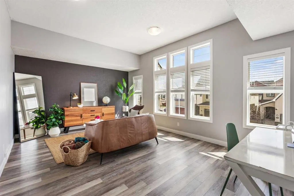 383 Mahogany Terrace SE