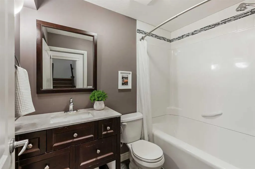 383 Mahogany Terrace SE