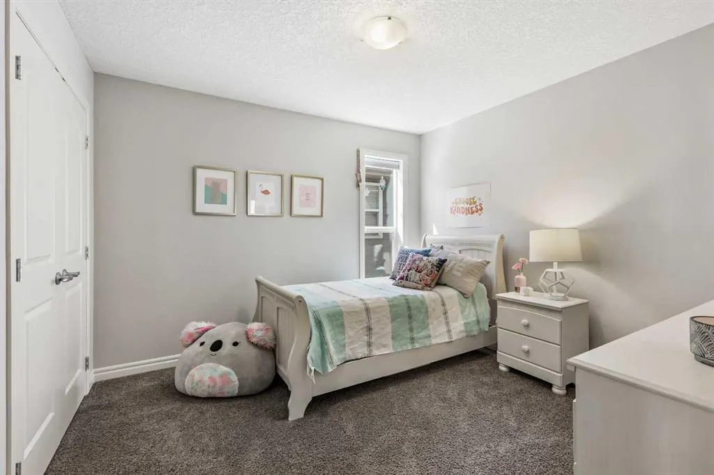 383 Mahogany Terrace SE