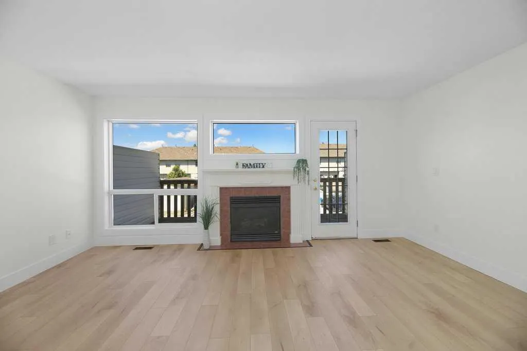 73 Addington Drive, #14