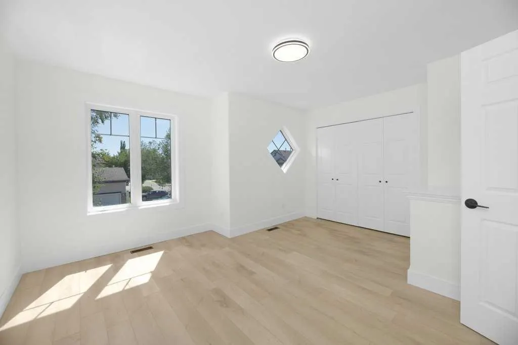 73 Addington Drive, #14