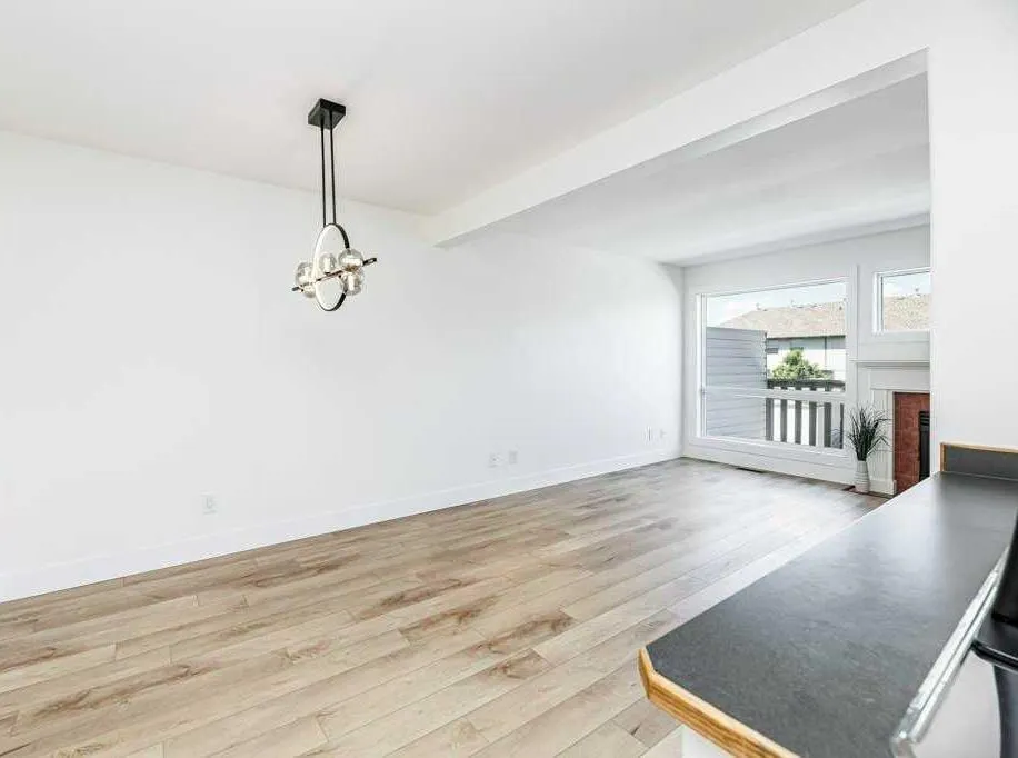 73 Addington Drive, #14