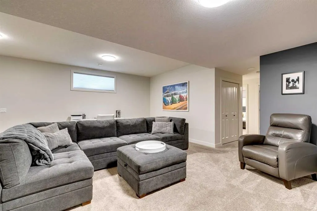196 Emberside Hollow