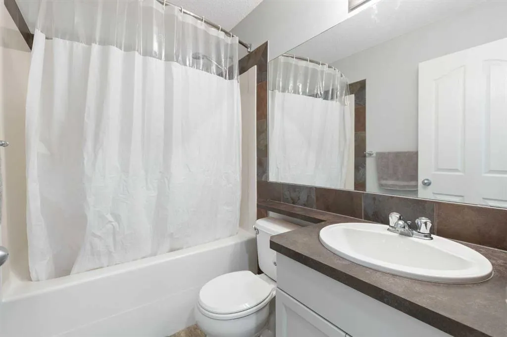 23 Auburn Bay Place SE