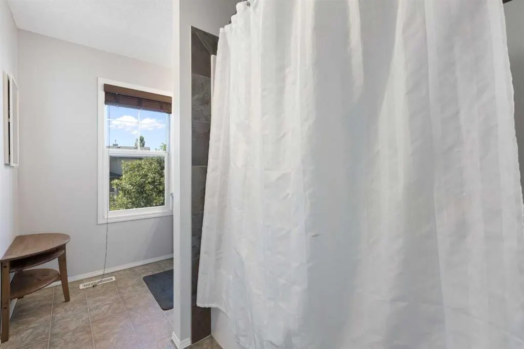 23 Auburn Bay Place SE