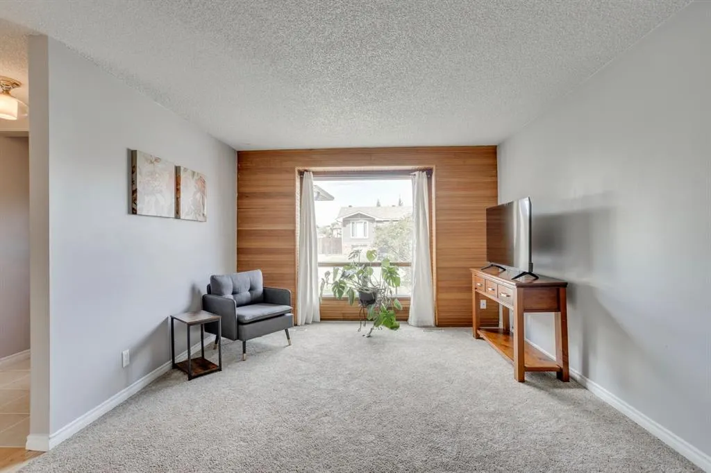 156 Grayling Crescent