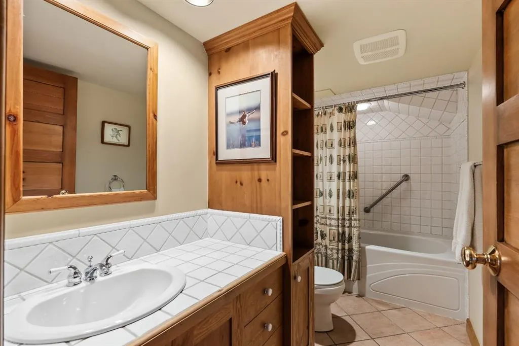 1021 Rundleview Drive