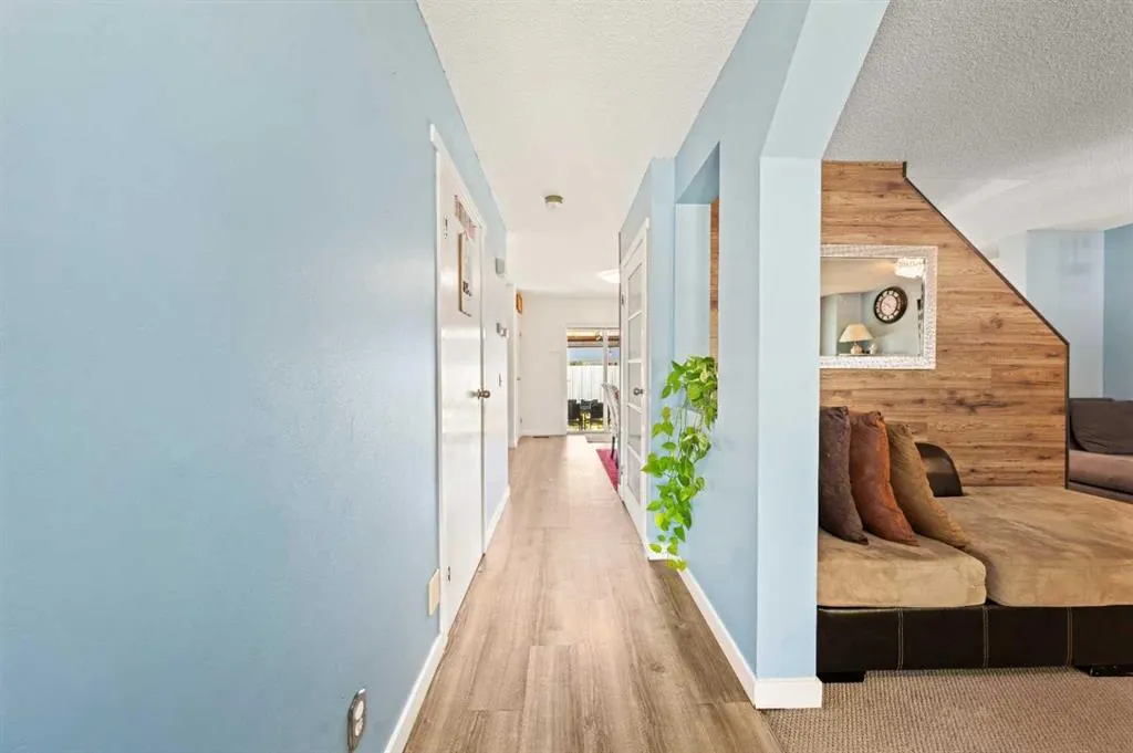 211 Bridlewood Avenue SW