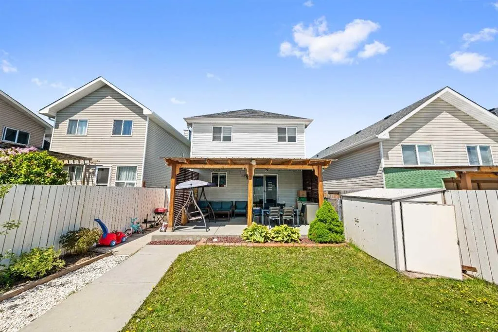 211 Bridlewood Avenue SW