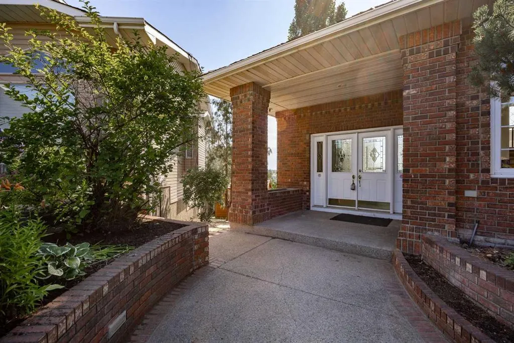 21 Douglas Woods Manor SE