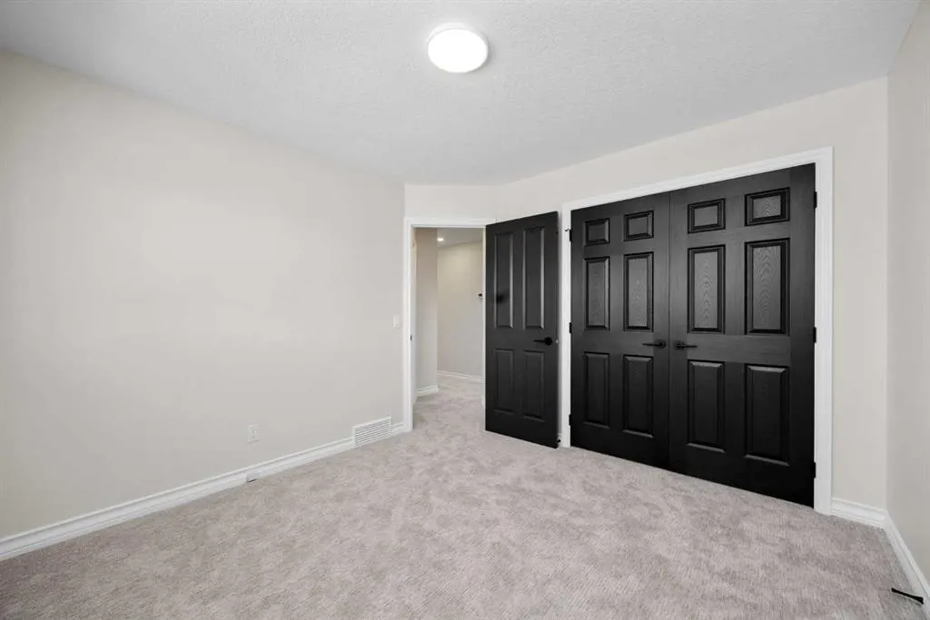21 Douglas Woods Manor SE