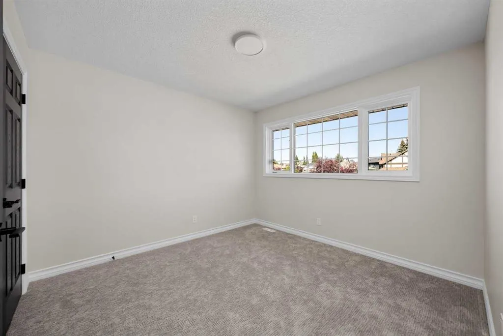 21 Douglas Woods Manor SE