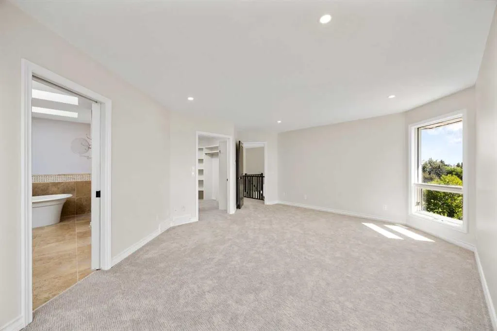 21 Douglas Woods Manor SE