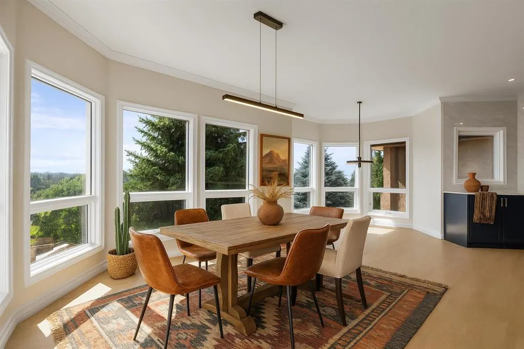 21 Douglas Woods Manor SE