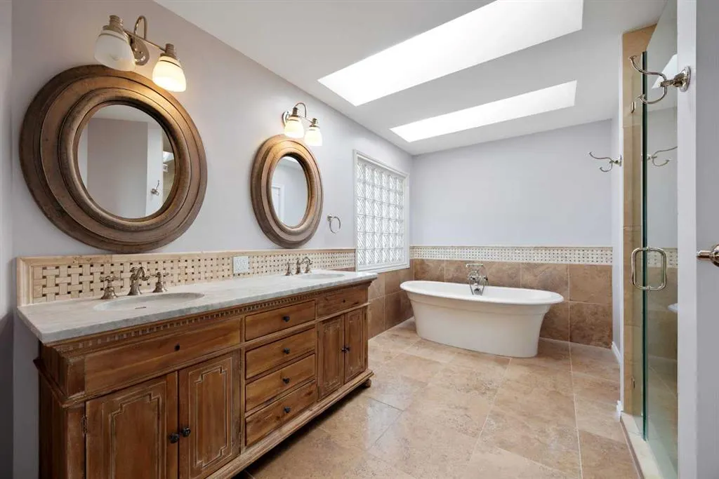 21 Douglas Woods Manor SE