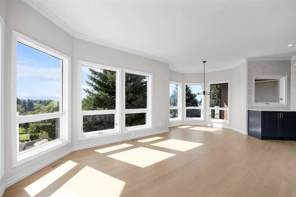 21 Douglas Woods Manor SE