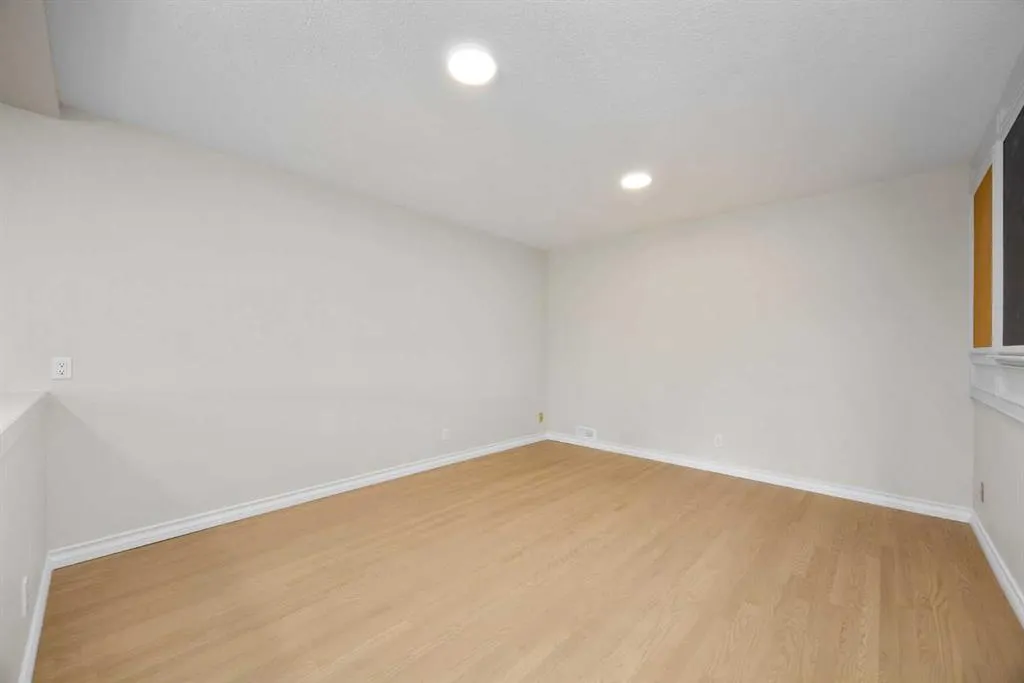 21 Douglas Woods Manor SE
