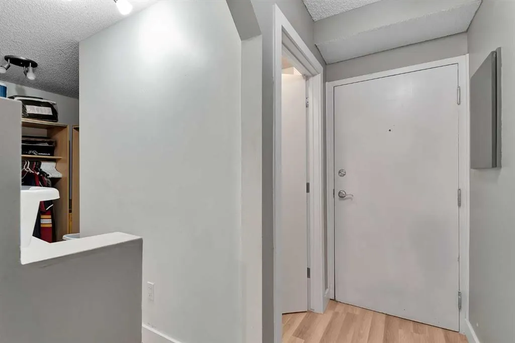 655 Meredith Road NE, #101