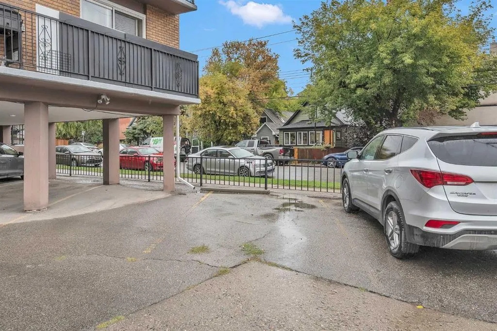 655 Meredith Road NE, #101