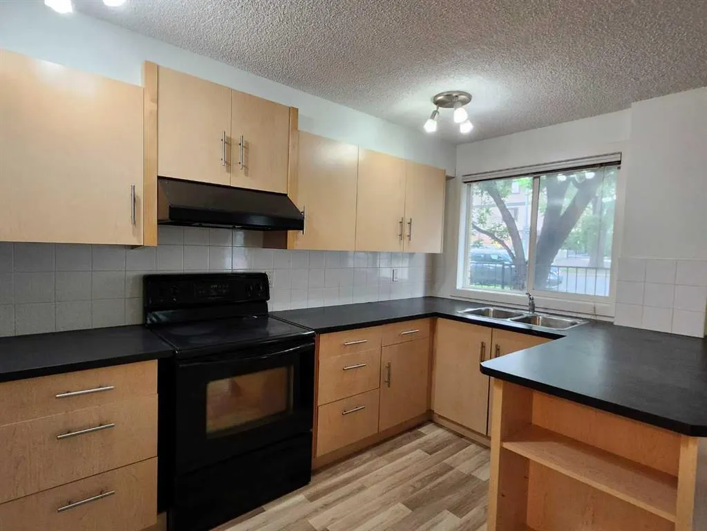 655 Meredith Road NE, #101