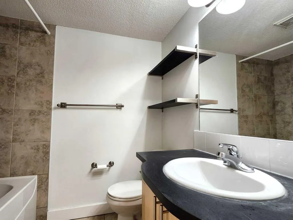 655 Meredith Road NE, #101